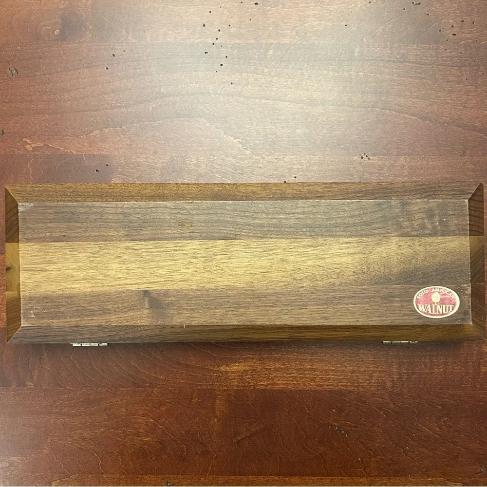 Oneida Will O' Wisp Two Piece Carving Set in walnut wood box